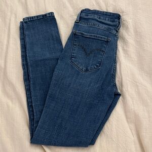 Levi's Hi Rise 711 Skinny jeans